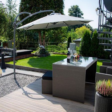 Unterschlupf Radeberg Mit Garten & Whirlpool Exterior photo