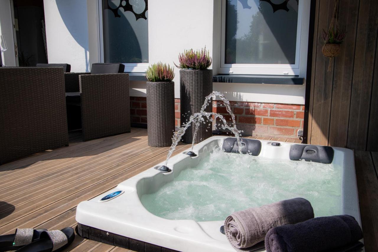 Unterschlupf Radeberg Mit Garten & Whirlpool Exterior photo