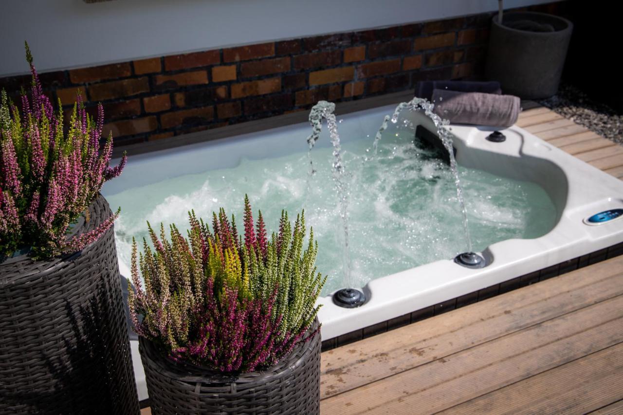 Unterschlupf Radeberg Mit Garten & Whirlpool Exterior photo