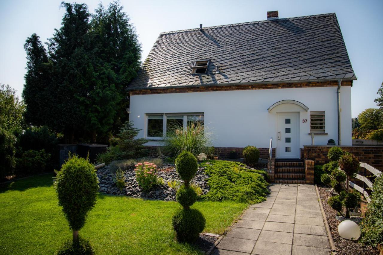 Unterschlupf Radeberg Mit Garten & Whirlpool Exterior photo